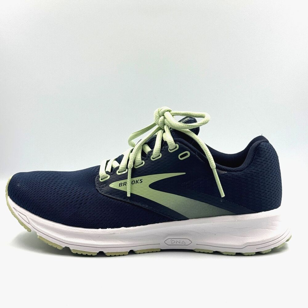 Brooks Range Running Sneaker, Women's Size 6.5 B, Navy
